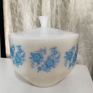 Federal milk glass blue flowers rose white dish